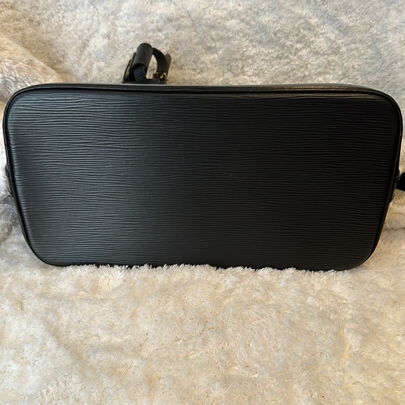 Authentic Louis Vuitton Black Alma MM - Picture 5 of 13